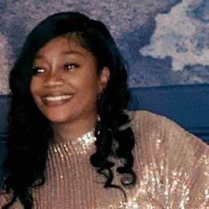 Meet your Posher, Ayesha